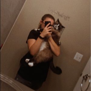 Meet your Posher, Catherine